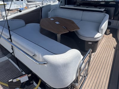 Beneteau GT 40 rental photo 5