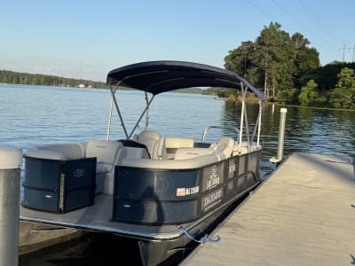 Bentley Premium Pontoon rental photo 2