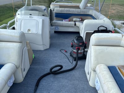 Sweetwater 24' Pontoon rental photo 8