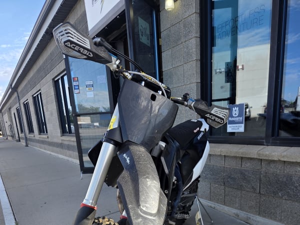 FC 350 race bike rental photo 2