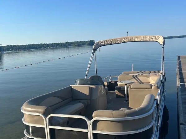 Spacious comfort on Sebago Lake - 10 Passenger Pontoon Boat rental at Norway lake 