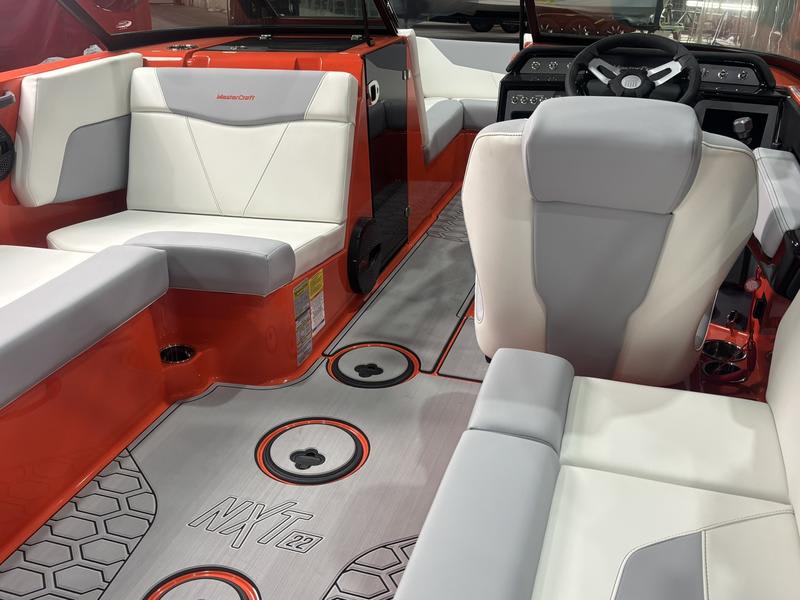 2025 Mastercraft  NXT 22 *LAKE POWELL LOCATION* Watersport Package Included Boat rental - image 4 of 5