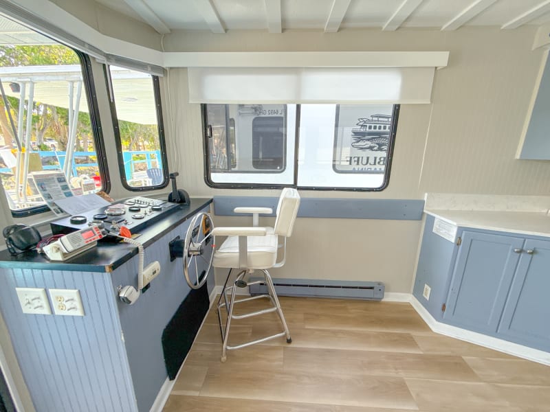 44' 8 Sleeper River Runner (#4) Houseboat rental - image 3 of 21