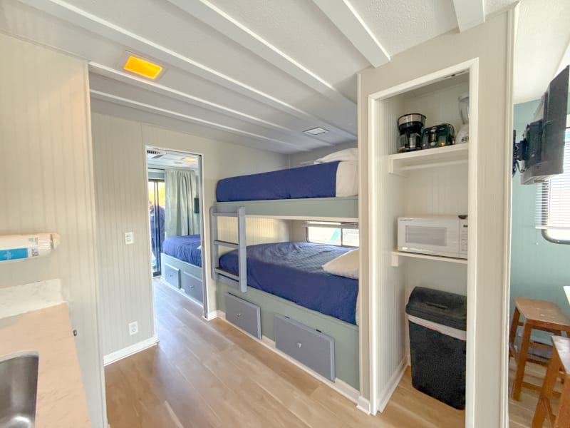 44' 8 Sleeper River Runner (#4) Houseboat rental - image 12 of 21