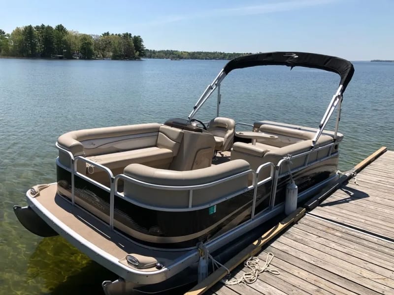 17' Bennington Pontoon 7-8 Passenger Pontoon Boat rental - image 1 of 1