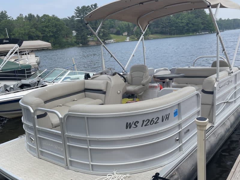 South Bay 22′ Pontoon Silver (FISH) Pontoon rental - image 1 of 1