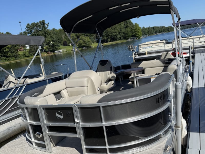 South Bay 22′ Pontoon Black and Gray (FISH) Pontoon rental - image 1 of 1