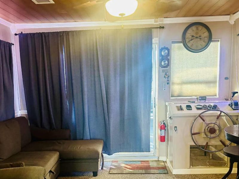 Somerset Houseboat 50' Houseboat (Dock Only) Houseboat rental - image 7 of 13