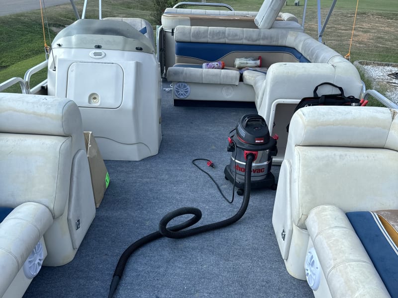 Sweetwater 24' Pontoon Pontoons-Tritoon rental - image 8 of 11