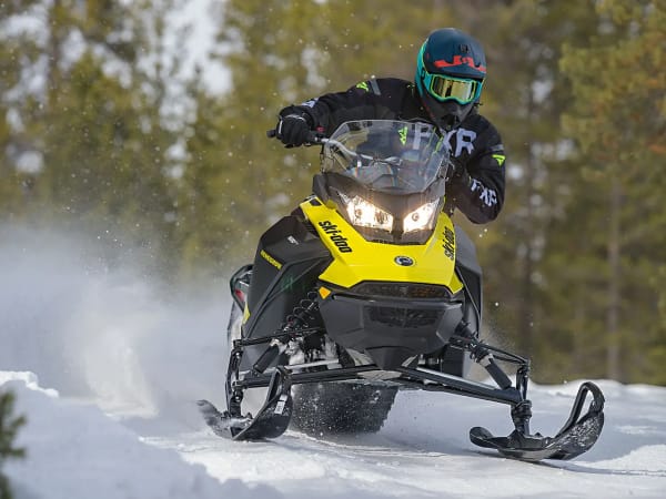 Ski Doo Renegade EFI 137" - 600 CC