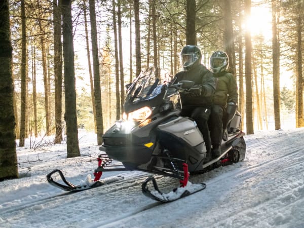 Ski Doo Grand Touring 137" - 900 CC