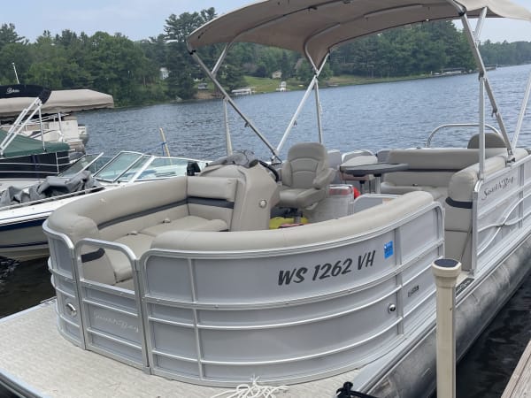 South Bay 22' Pontoon - 115 hp
