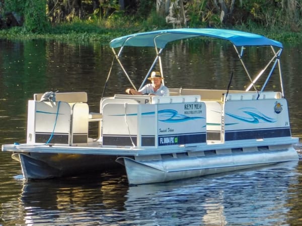 24' Pontoon Boat