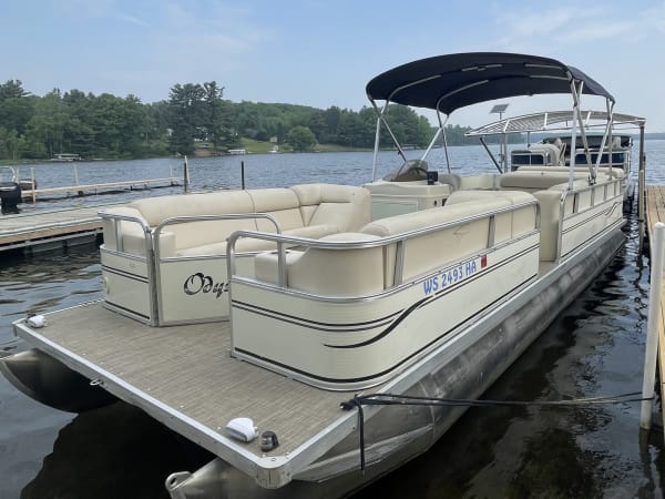 South Bay 25' Pontoon - 115 hp