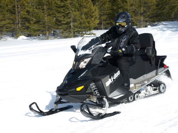 Ski Doo Grand Touring 137" - 600 CC