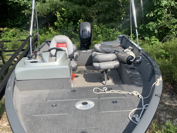 Easy fishing, classic lake fun - Fishing Boat rental at Sebago Lake (State Park launch Naples)