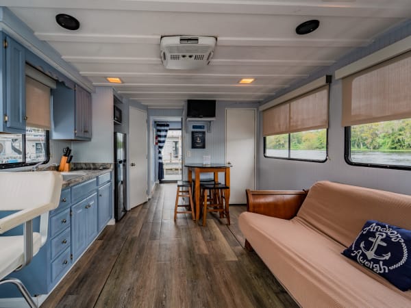 38' 4 Sleeper Catfish Bend (#10)