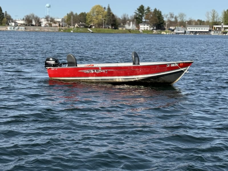 Lund SSV  - 20HP Tiller Fishing Boat rental - image 1 of 1