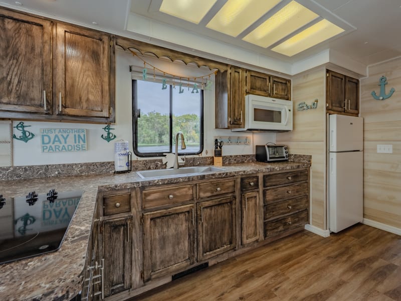 53' 10 Sleeper Song of the South (#5) Houseboat rental - image 6 of 20