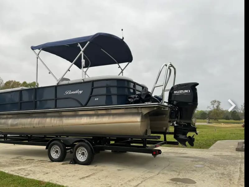 Bentley 22 Foot Premium Pontoon - 140 HP Pontoon rental - image 10 of 24
