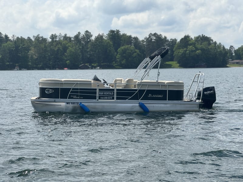 Landau 23' Island Breeze Tritoon - 140 HP Suzuki Tritoon rental - image 1 of 1