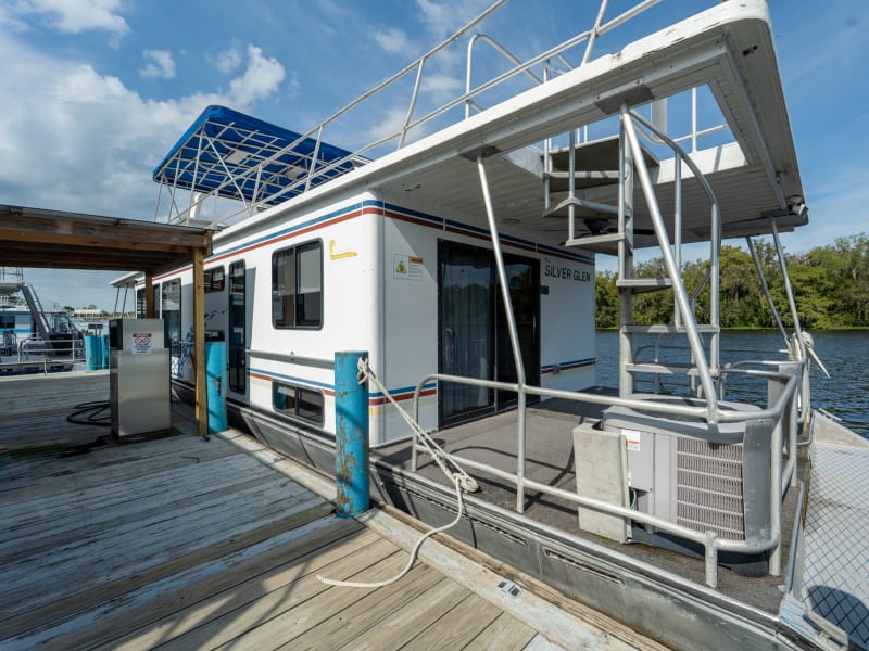 60' 10 Sleeper Silver Glen (#3) Houseboat rental - image 19 of 22