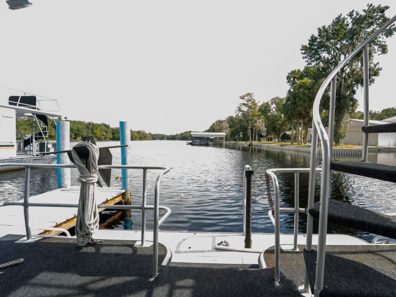 52' 6 Sleeper Feelin' Nauti (#2) Houseboat rental - image 17 of 19