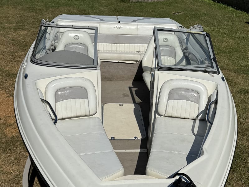 Stingray  19 Foot - 150 Hp Ski Boat rental - image 5 of 9