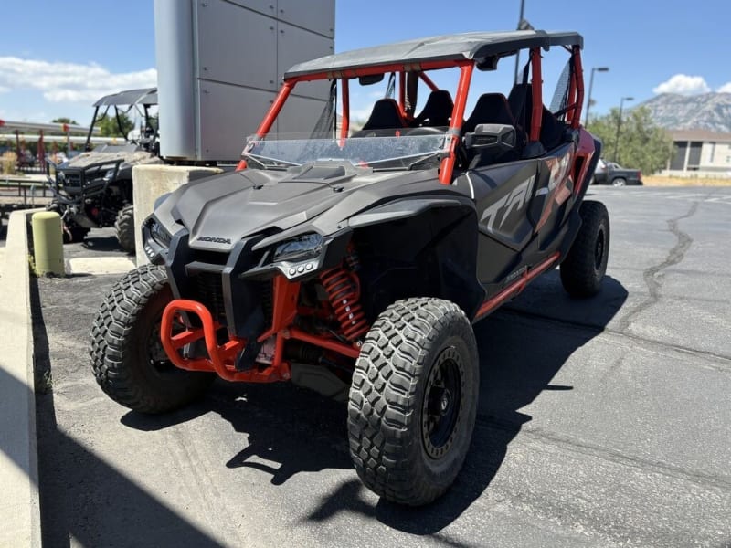 Honda Talon X-4 - 999 Talon X4 Live Valve rental - image 1 of 1