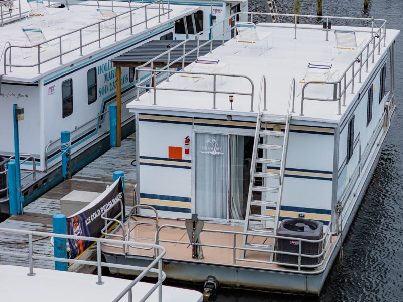 46' 6 Sleeper Marlin (#7) Houseboat rental - image 14 of 18