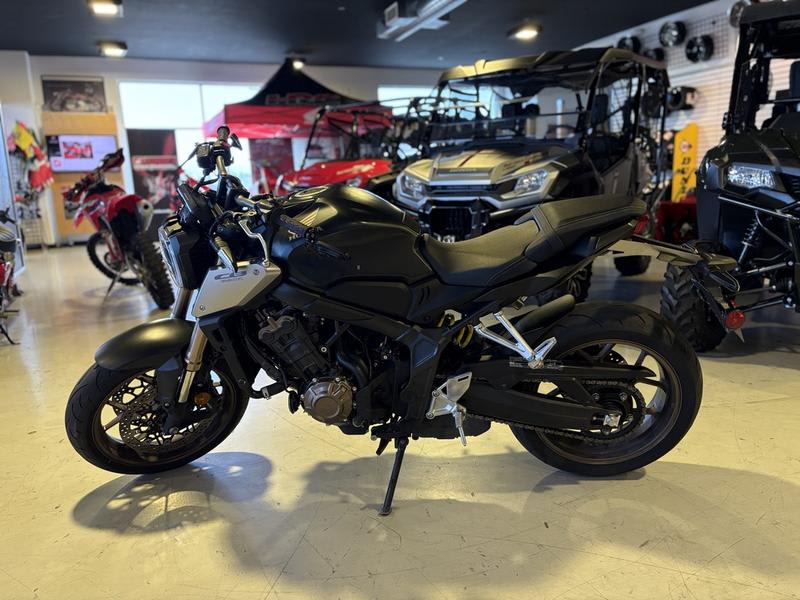 Honda CB650R - 649 Standard or upright rental - image 1 of 1