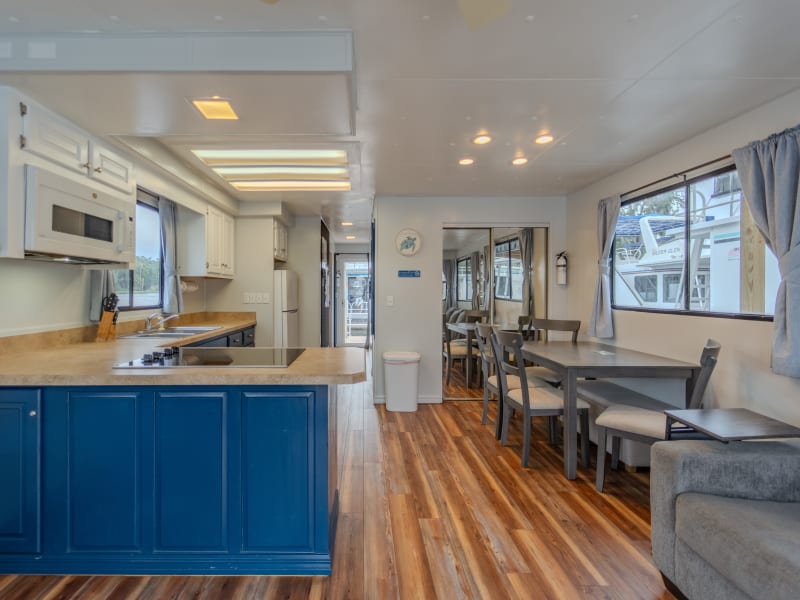 46' 6 Sleeper Marlin (#7) Houseboat rental - image 1 of 18