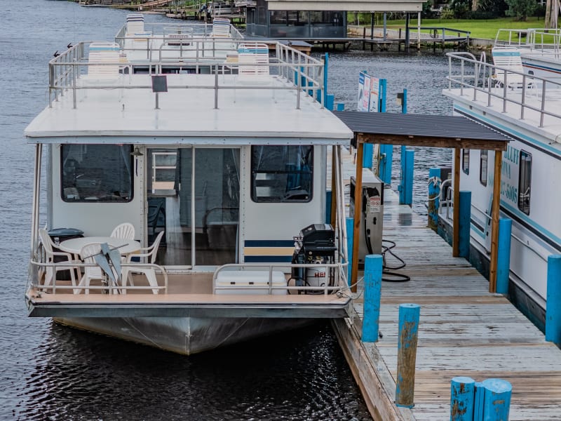 46' 6 Sleeper Marlin (#7) Houseboat rental - image 3 of 18