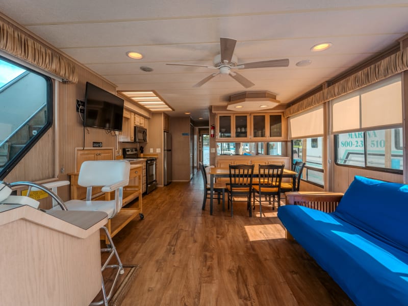 60' 10 Sleeper Silver Glen (#3) Houseboat rental - image 1 of 22