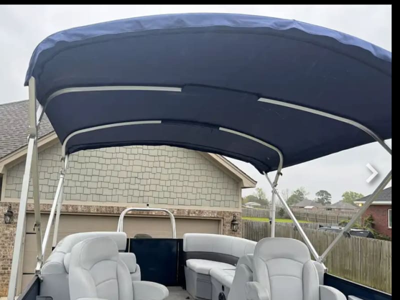 Bentley 22 Foot Premium Pontoon - 140 HP Pontoon rental - image 18 of 24