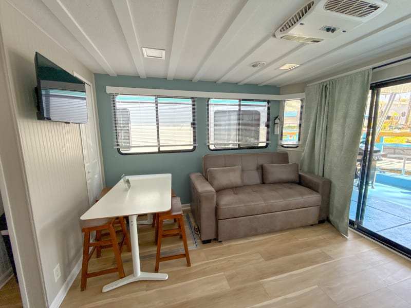 44' 8 Sleeper River Runner (#4) Houseboat rental - image 15 of 21