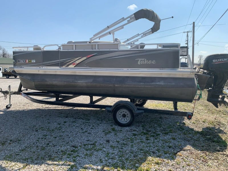 18' Tahoe Pontoon 7-8 Passenger Pontoon Boat rental - image 1 of 1