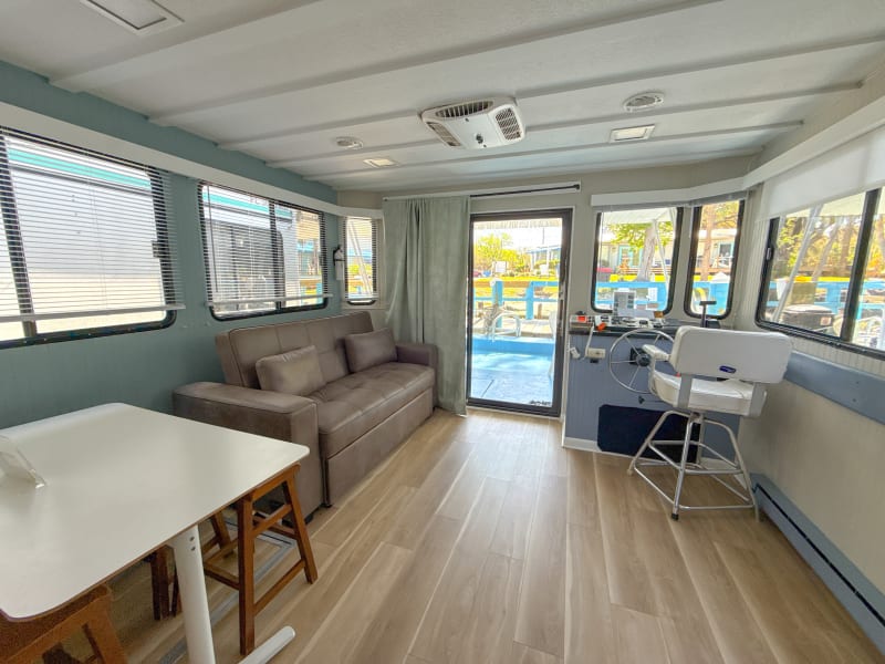 44' 8 Sleeper River Runner (#4) Houseboat rental - image 5 of 21