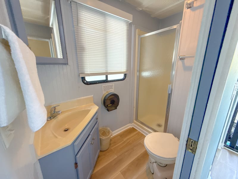 44' 8 Sleeper River Runner (#4) Houseboat rental - image 10 of 21