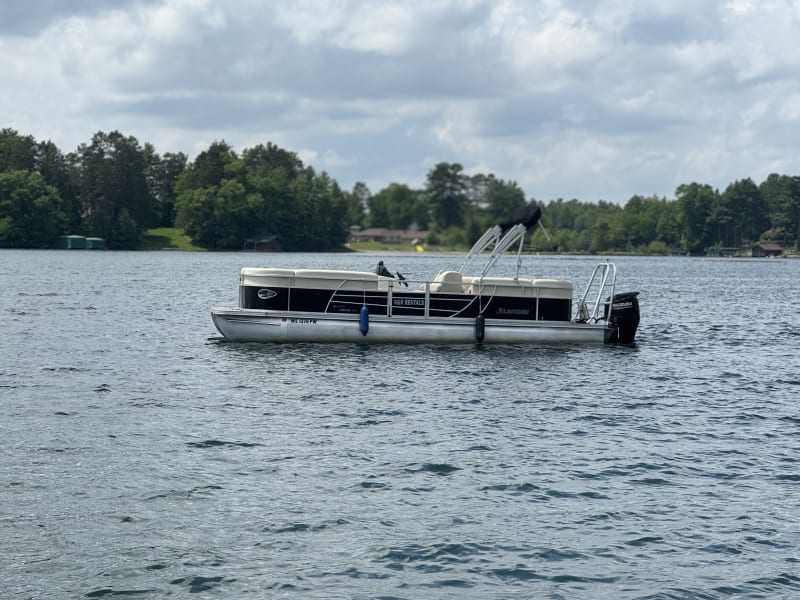 Forester 22' Pontoon - 90 HP Pontoon rental - image 1 of 1