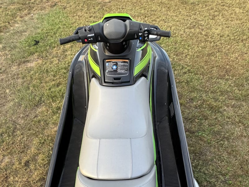 Yamaha VX Deluxe - 100 HP Jet Ski rental - image 3 of 4