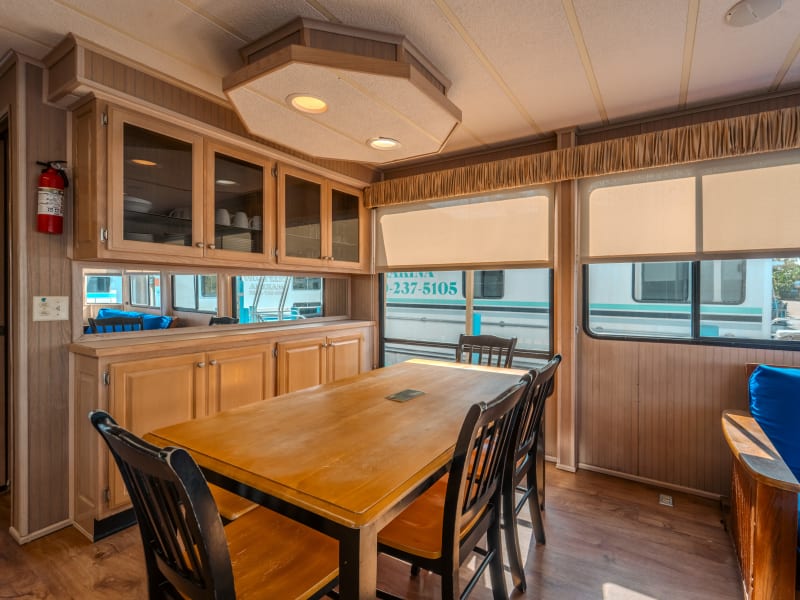 60' 10 Sleeper Silver Glen (#3) Houseboat rental - image 5 of 22