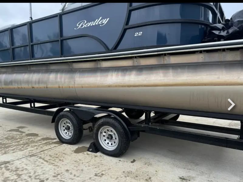 Bentley 22 Foot Premium Pontoon - 140 HP Pontoon rental - image 14 of 24