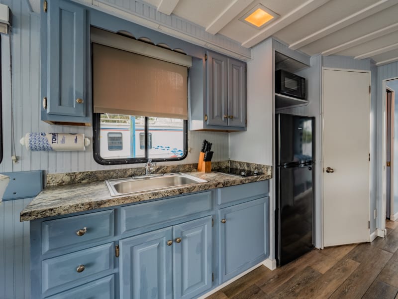 38' 4 Sleeper Catfish Bend (#10) Houseboat rental - image 10 of 16