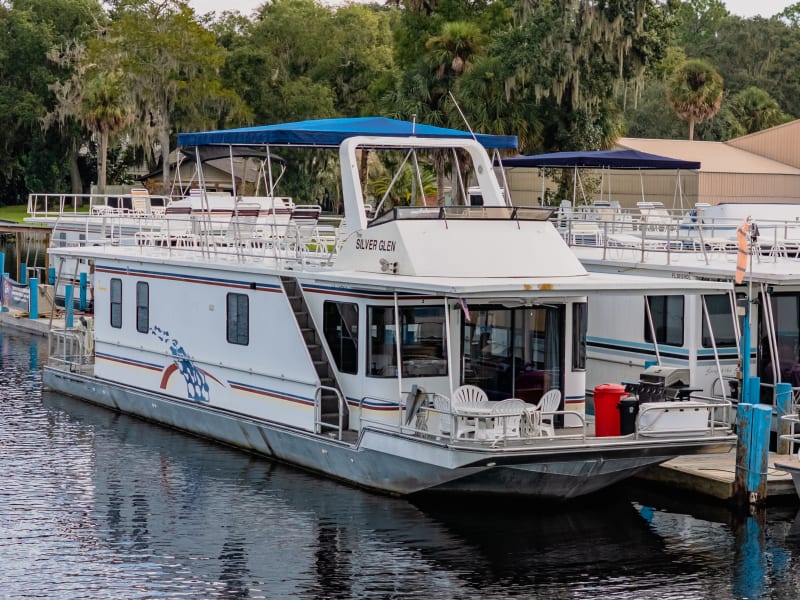 60' 10 Sleeper Silver Glen (#3) Houseboat rental - image 2 of 22