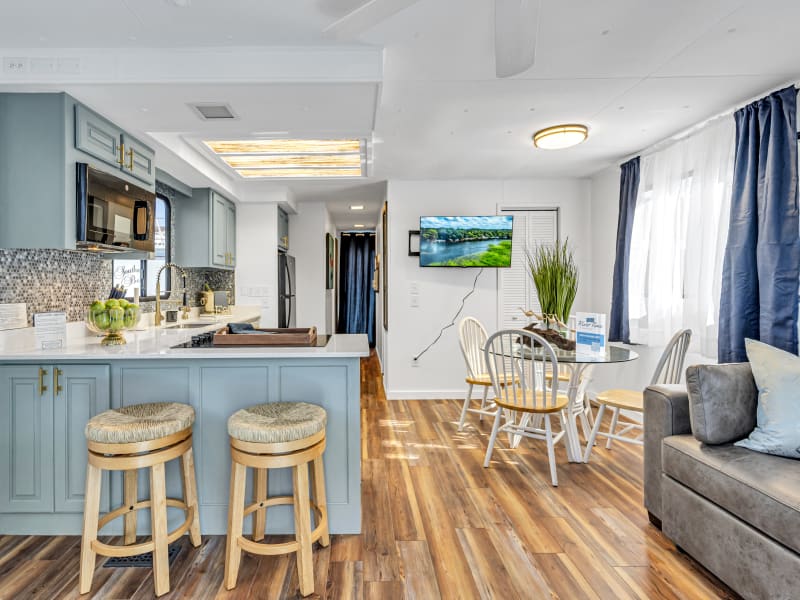 46' 6 Sleeper River Time (#1) Houseboat rental - image 1 of 15