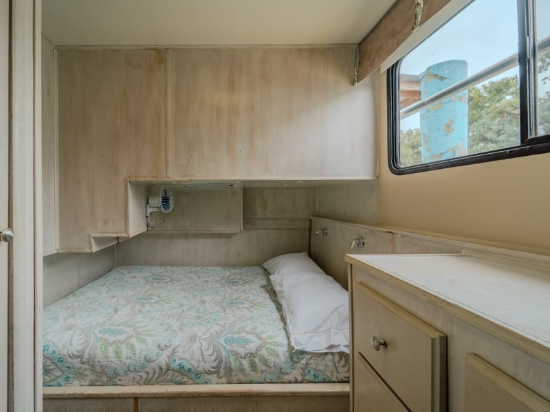 53' 10 Sleeper Song of the South (#5) Houseboat rental - image 15 of 20