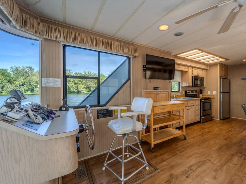 60' 10 Sleeper Silver Glen (#3) Houseboat rental - image 4 of 22