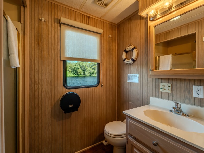 60' 10 Sleeper Silver Glen (#3) Houseboat rental - image 7 of 22