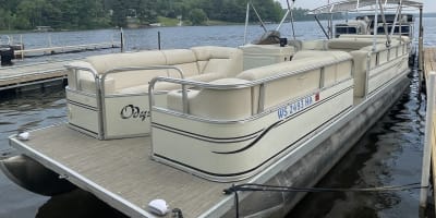 South Bay 25' Pontoon - 115 hp